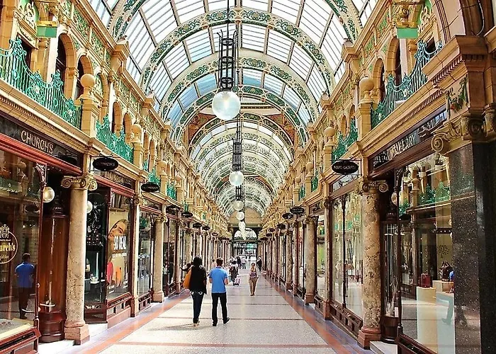 -rf7h- For Your Relaxed & Cosy Free Parking * Leeds