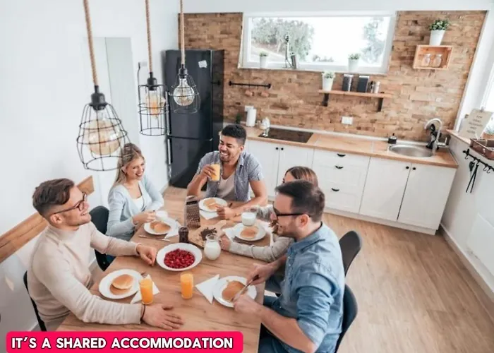 -rf7h- For Your Relaxed & Cosy Free Parking *