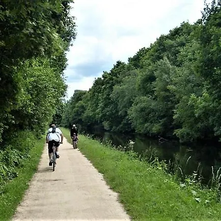 -rf7h- For Your Relaxed & Cosy Free Parking Leeds (West Yorkshire)