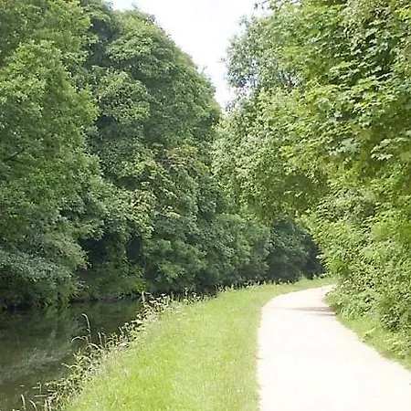 -rf7h- For Your Relaxed & Cosy Free Parking *