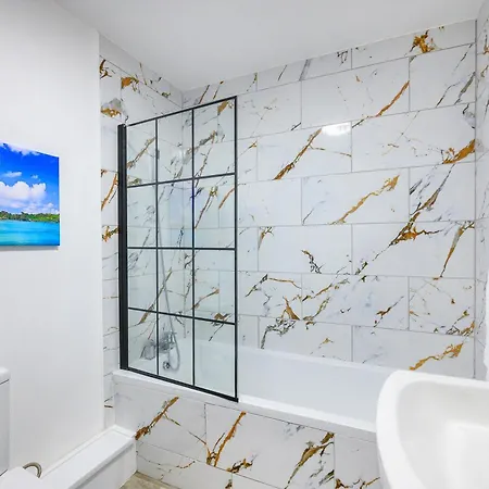 -rf7h- For Your Relaxed & Cosy Free Parking Homestay Leeds (West Yorkshire)