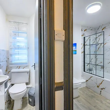 Homestay -rf7h- For Your Relaxed & Cosy Free Parking