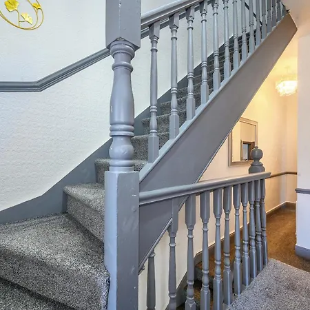 Homestay -rf7h- For Your Relaxed & Cosy Free Parking Leeds (West Yorkshire)