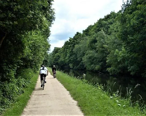 -rf7h- For Your Relaxed & Cosy Free Parking 利兹