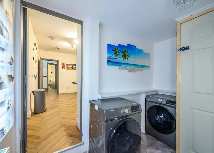 -rf7h- For Your Relaxed & Cosy Free Parking * Leeds (West Yorkshire)