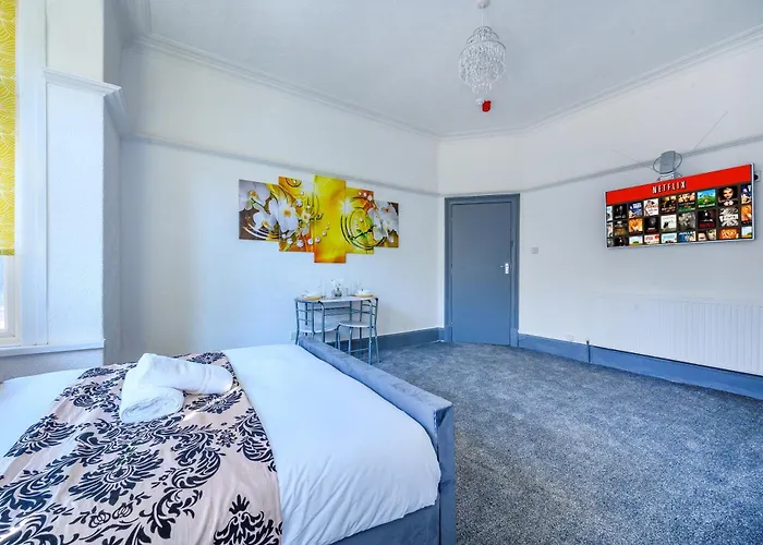 -rf7h- For Your Relaxed & Cosy Free Parking *