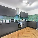 Quarto em Acomodações Particulares -rf7h- For Your Relaxed & Cosy Free Parking *