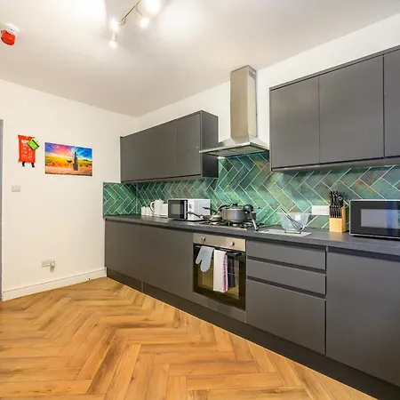 -rf7h- For Your Relaxed & Cosy Free Parking *