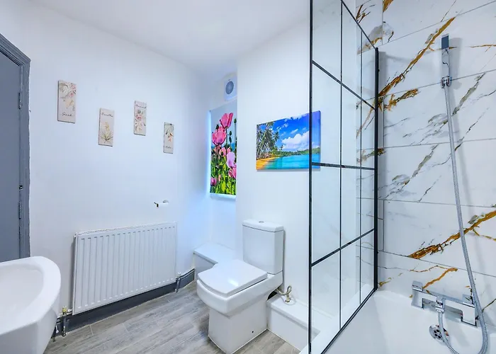 Homestay -rf7h- For Your Relaxed & Cosy Free Parking Leeds (West Yorkshire)