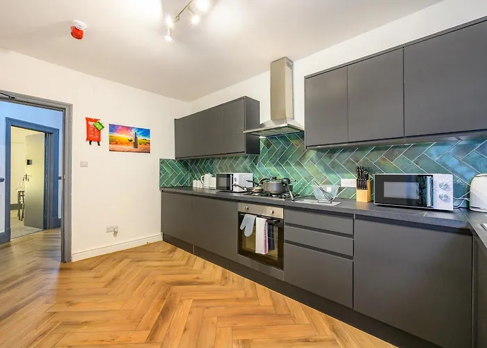 -rf7h- For Your Relaxed & Cosy Free Parking *